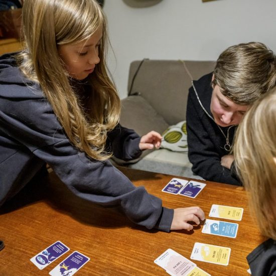 familj spelar klimatkoll